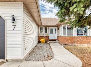 7 N Sunset Cres, Okotoks, AB T1S1M6