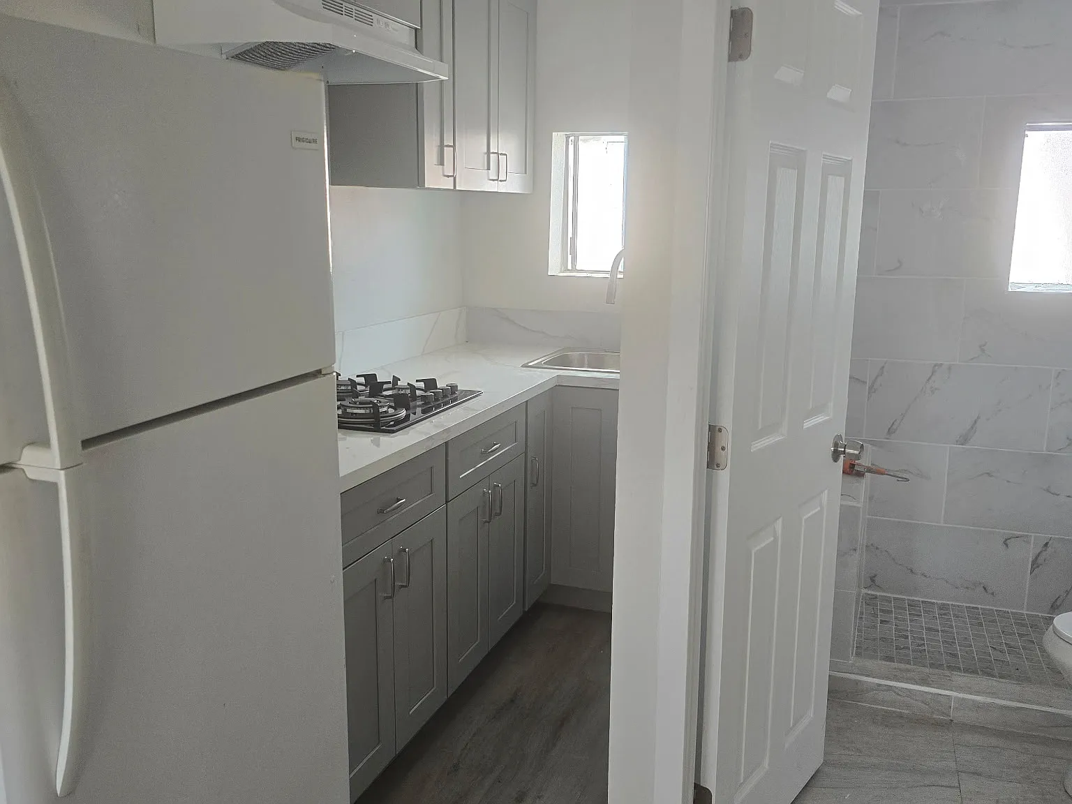 1 bed, 700 sqft, $1,750 — Photo 3