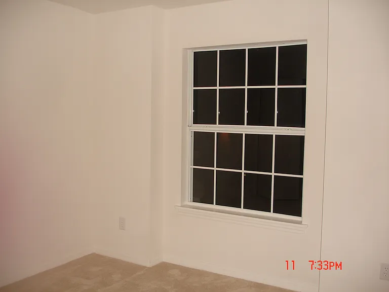 218 Chippendale Ter — Photo 2