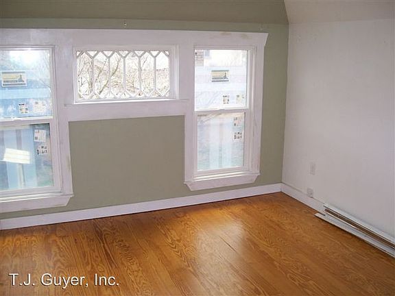5th image of 215 N Rock St APT 4