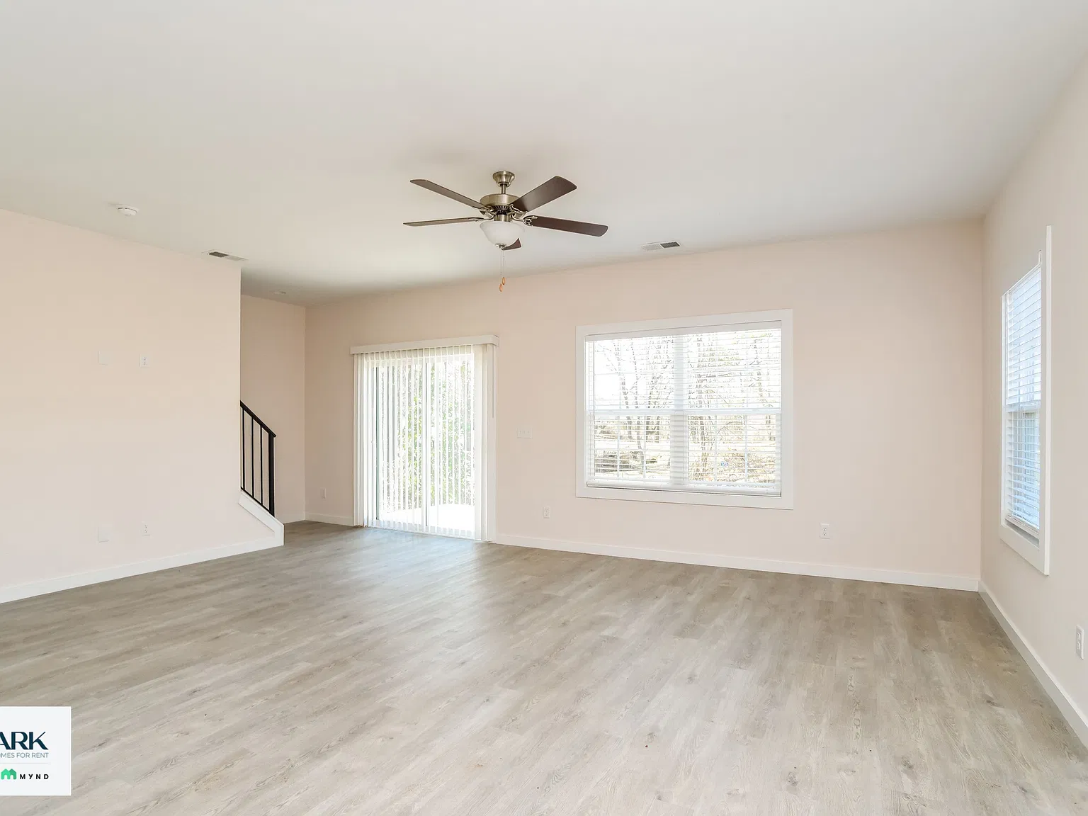 3 bed, 2.5 bath, 1431 sqft, $1,785 — Photo 3