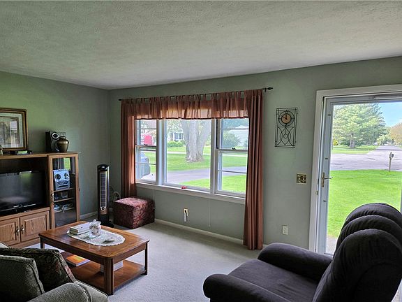 4th image of 134 Creek Hill Ln