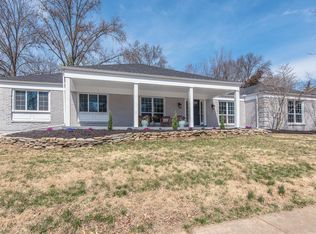 385 Dungate Dr, Chesterfield, MO 63017