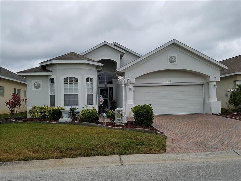 1st image of 221 Oak Hammock Dr