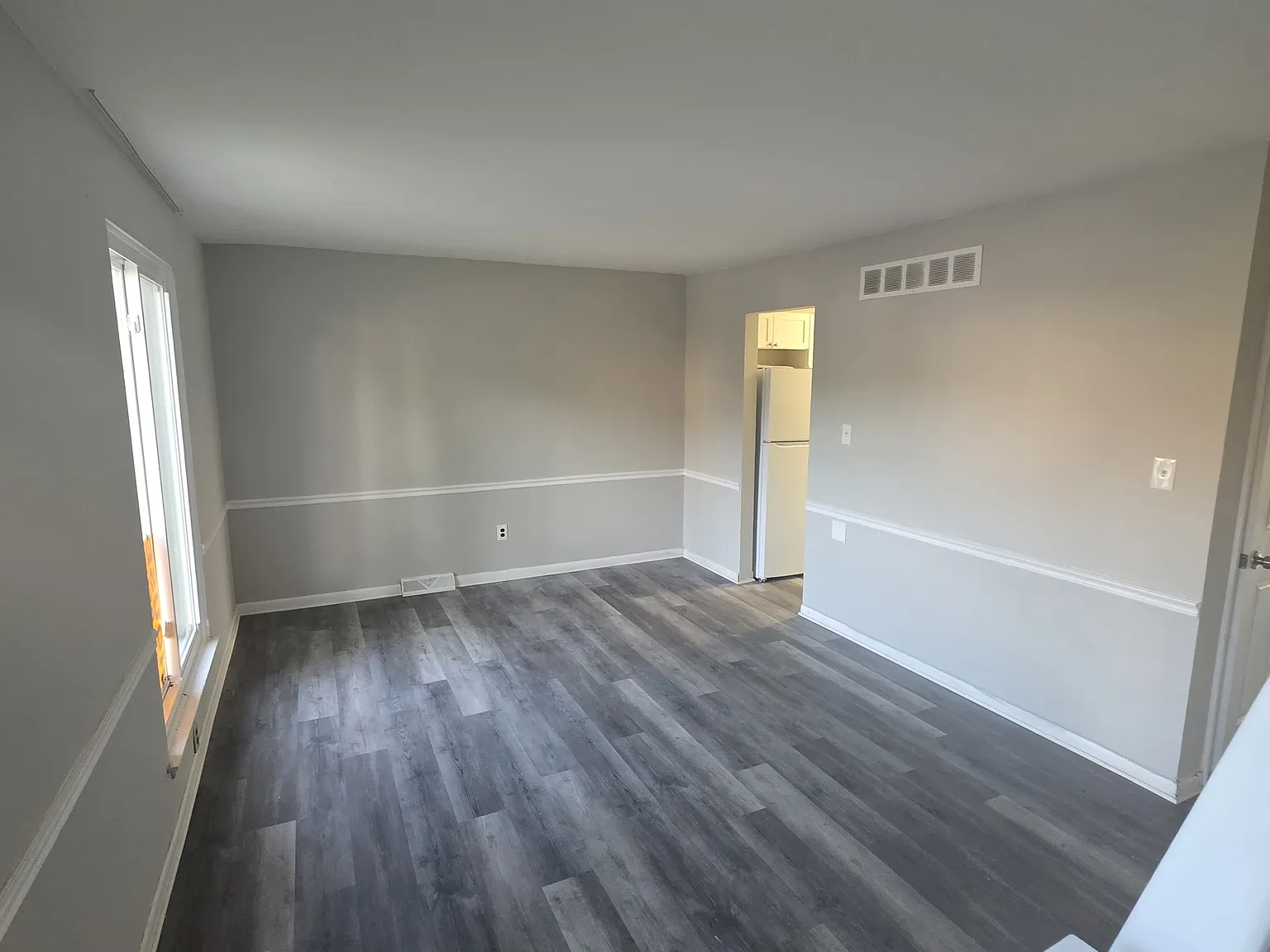 3 bed, 1.5 bath, 1450 sqft, $2,005 — Photo 3