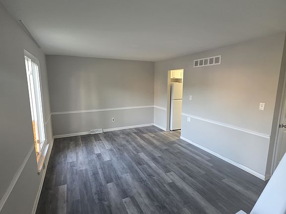 3rd image of 312 E Edgewater Way