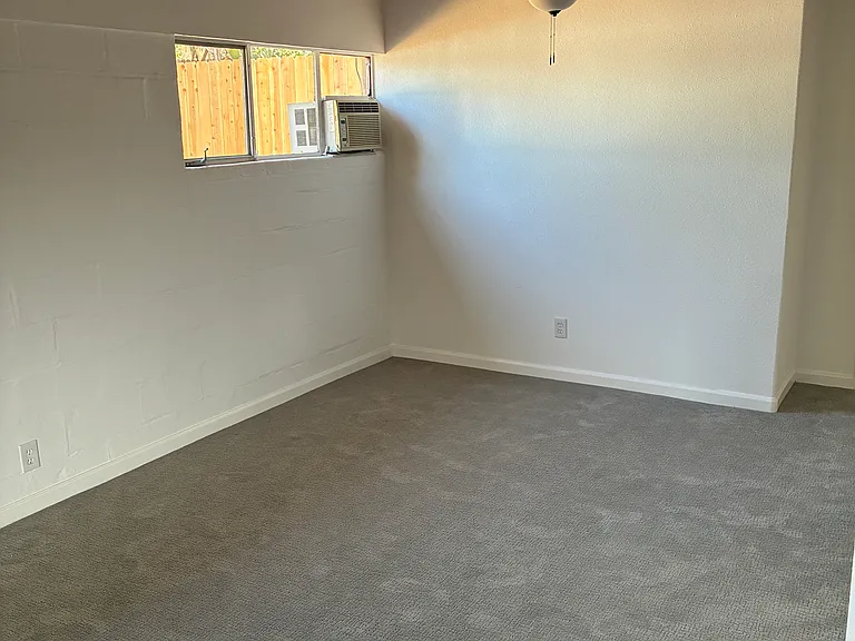 819 W Vista Way — Photo 6