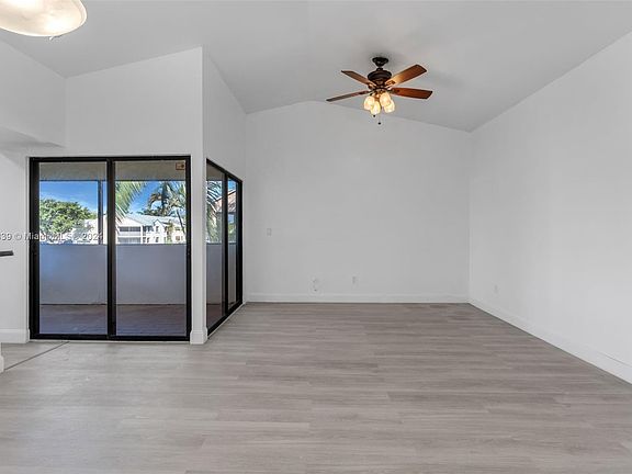 4th image of 1120 N Franklin Ave #1120L