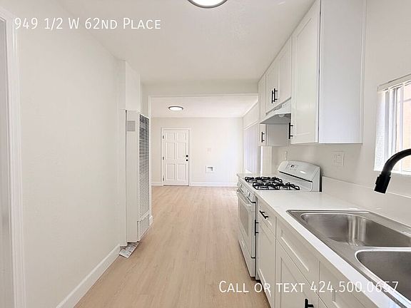 5th image of 949 1/2 W 62nd Pl