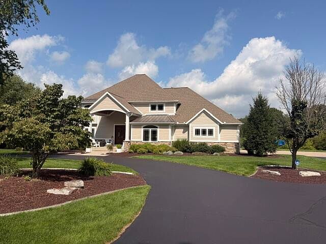 1st image of 4545 Stonegate Ridge Ct NE