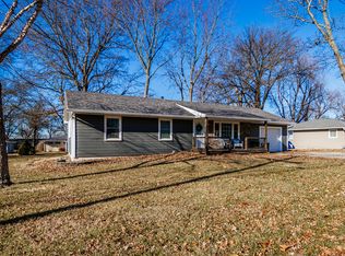 1307 N Howenstein Ave, Cameron, MO 64429
