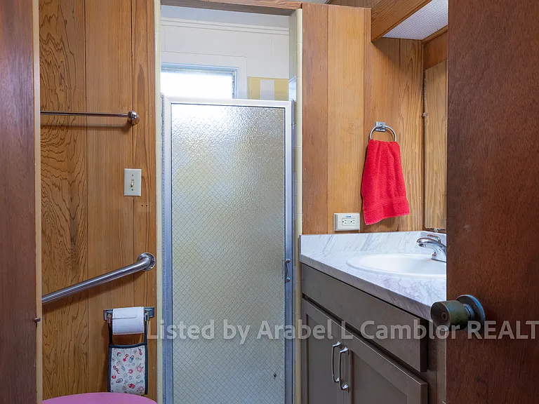 129 Kapualani St — Photo 16