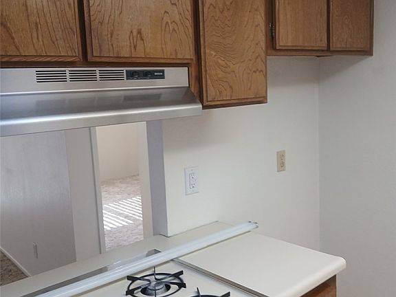 5th image of 2439 W Acacia Ave