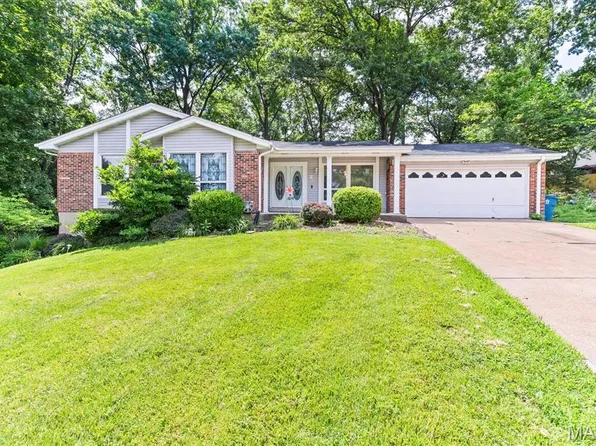 4962 Deepwood Ct, Saint Louis, MO 63128