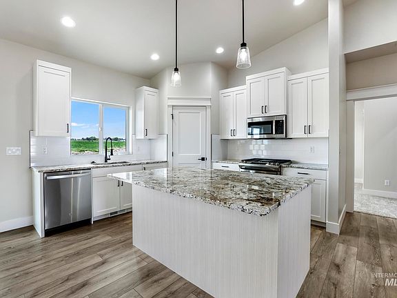 4th image of 995 Kelsey Creek Way