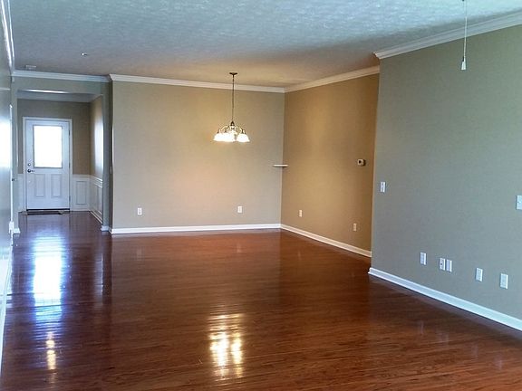 Crown molding in Great Room