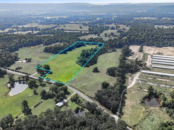 1099 W Gum Log Rd, Russellville, AR 72802