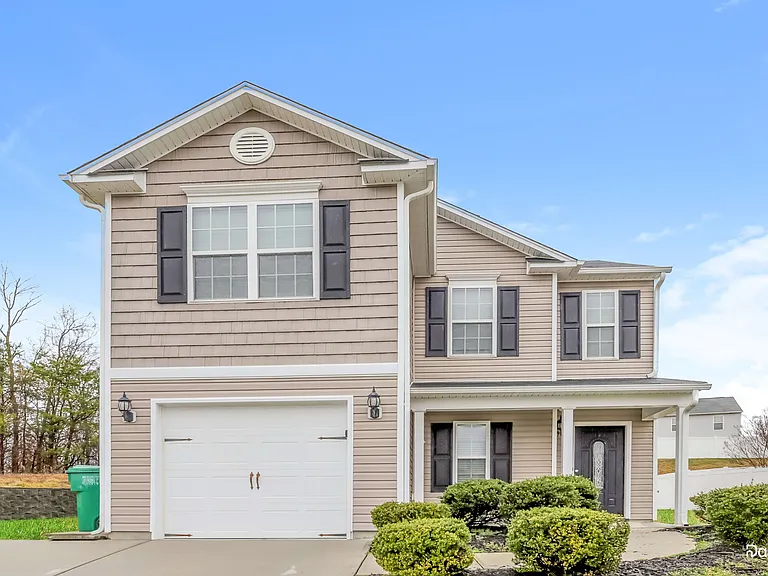 658 Switchback Ct — Photo 1