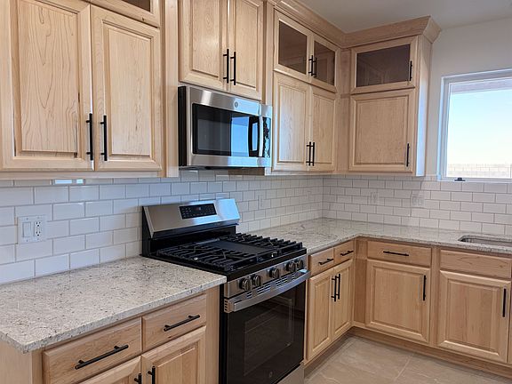 3rd image of 3344 W 36th St