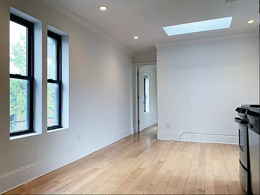 Rented by Compass | media 11