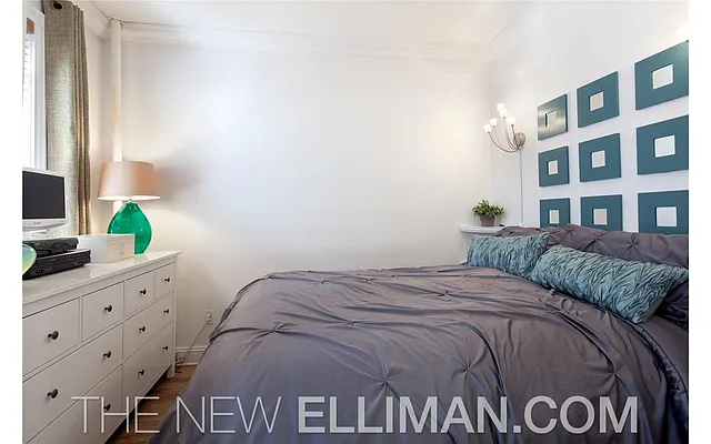 Sold by Douglas Elliman | media 26