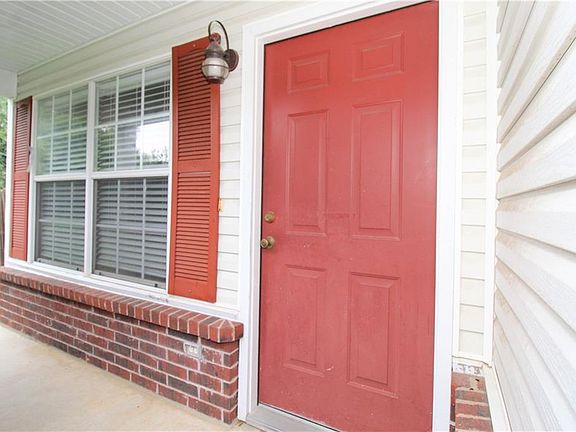 3rd image of 3152 W Parkway Dr