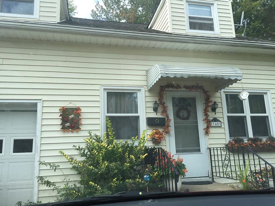 2nd image of 148 Vineyard Rd #House