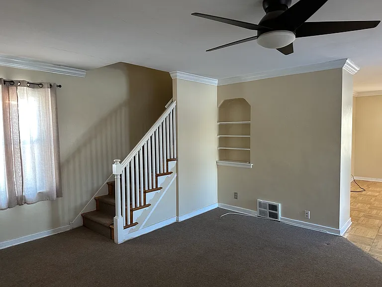 449 Sylvania Ave — Photo 2