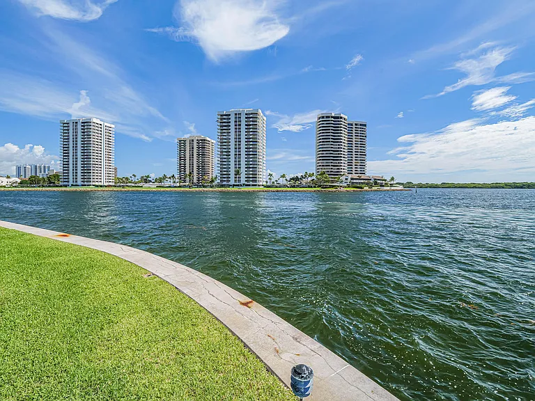 37 Yacht Club Dr #310 — Photo 44