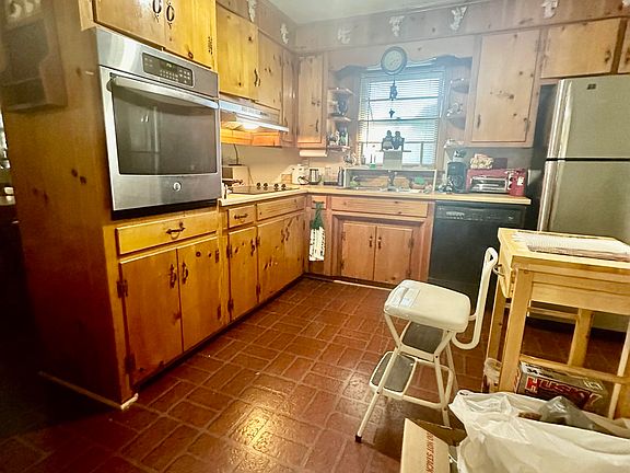 4th image of 556 Magness Dr
