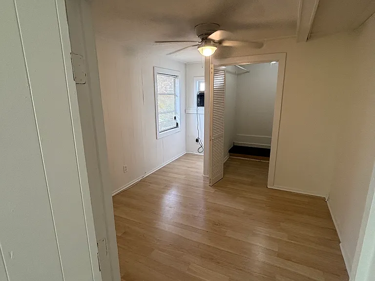 2571 NE Palm Ave #C — Photo 10