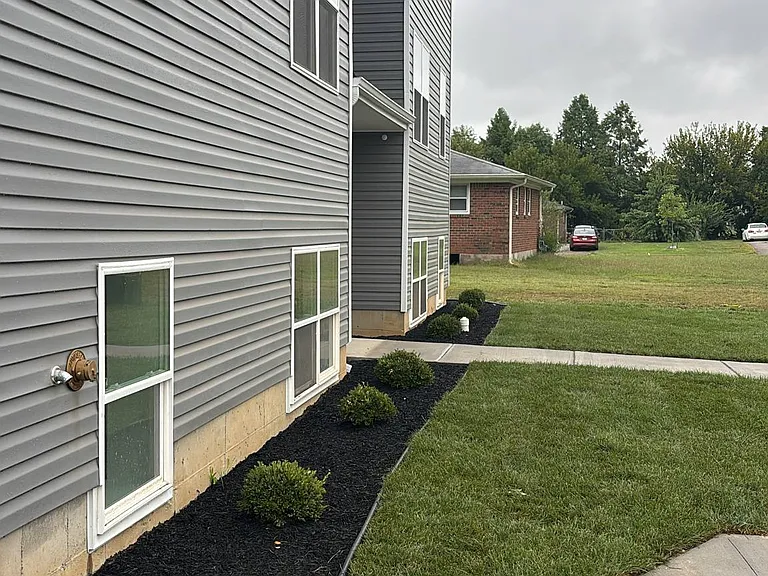 4902 Cawood Dr — Photo 2
