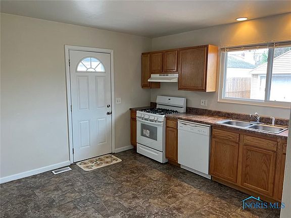 5th image of 3938 Donegal Dr