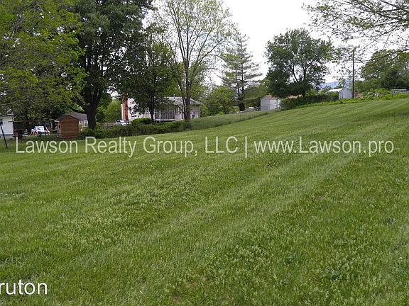 3rd image of 5750 Halcun Dr