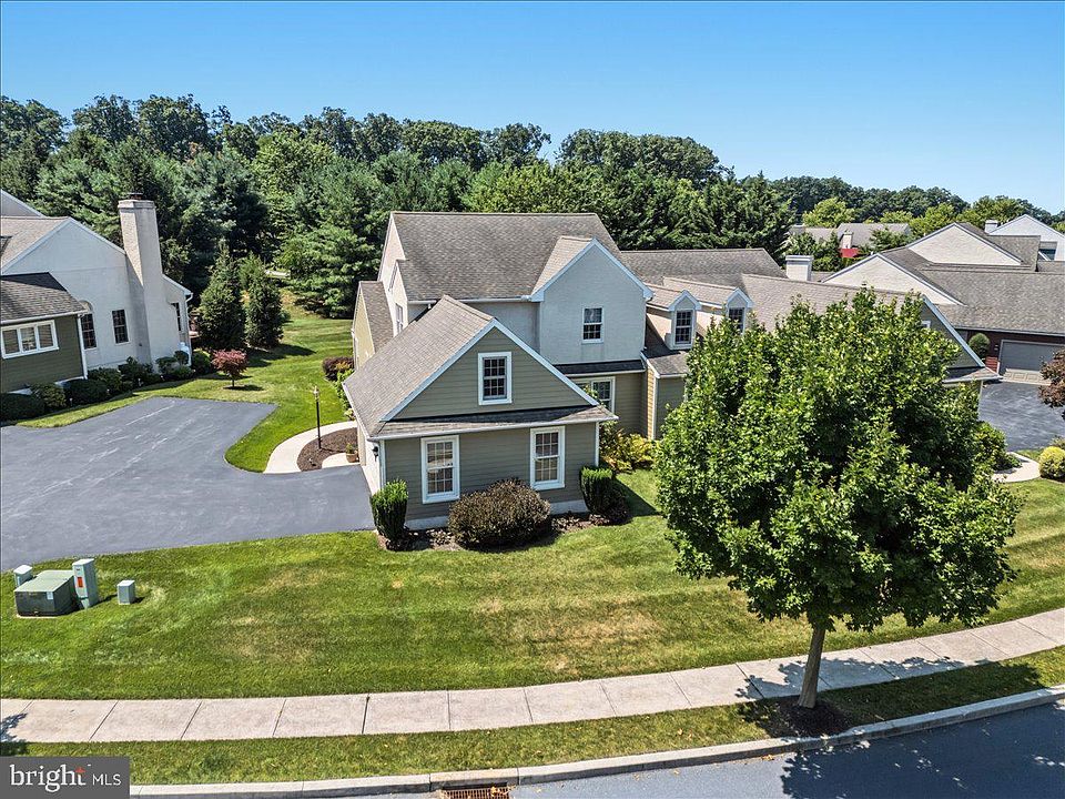 1st image of 13 Parkside Dr