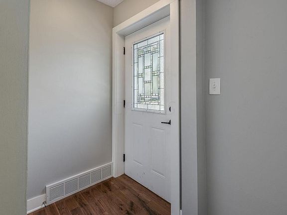 4th image of 592 Clinton Heights Ave