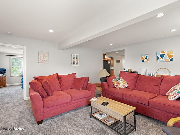 4th image of 1641 Taylor Ave