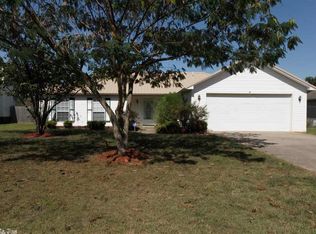 24 Geraldine St, Ward, AR 72176