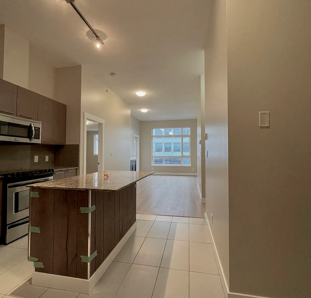 2 bed, 848 sqft, $2,450 — Photo 2