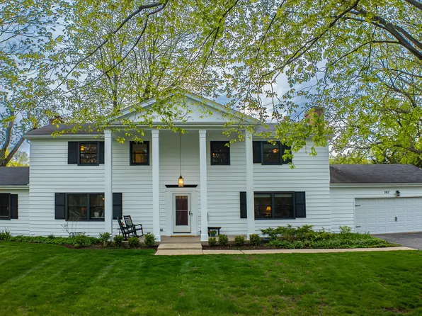 702 Maple Ln, Geneva, IL 60134