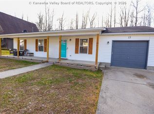 13 Clotine St, Saint Albans, WV 25177