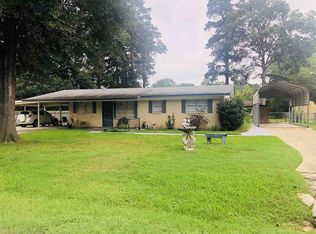 1022 W Garrison St, Carthage, TX 75633