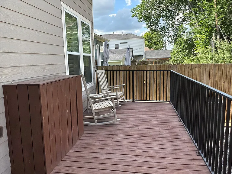922 Alexander St — Photo 33