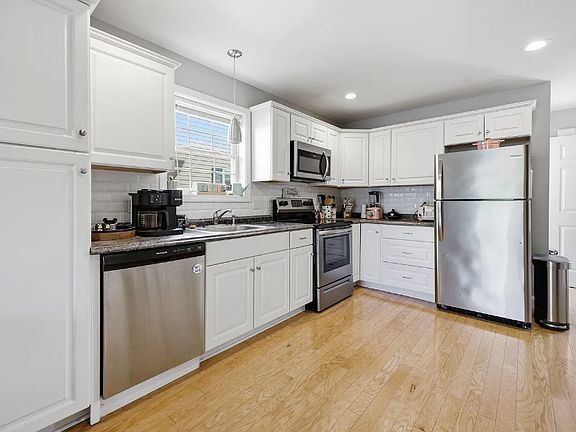 2nd image of 64 Ocean Park Rd