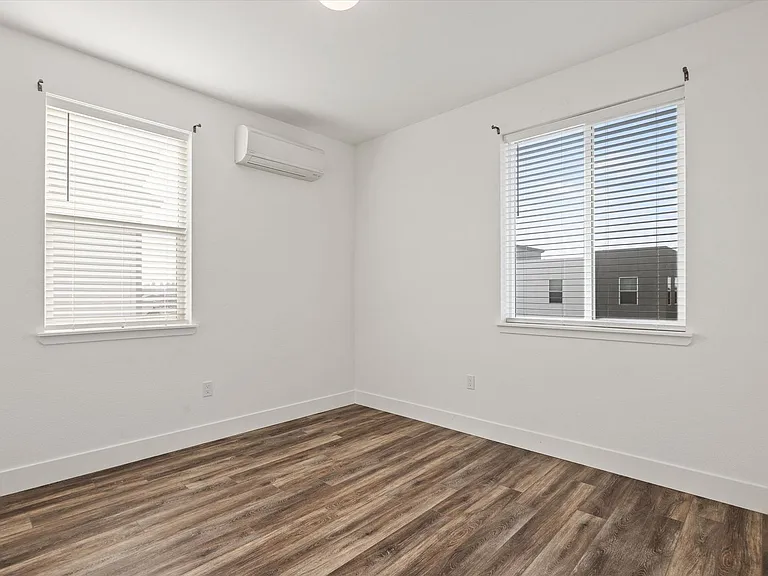 1802 Notre Dame Blvd — Photo 24
