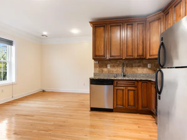 70 South Street image 2 of 23