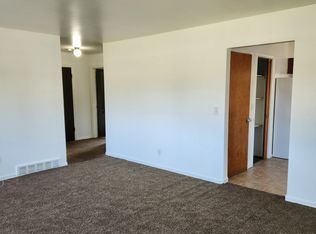 5139 Wardcliff Dr, East Lansing, MI 48823