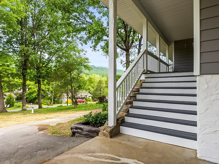 5530 Browntown Rd — Photo 3