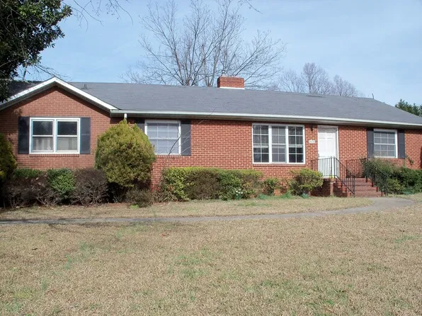 4434 Freedom Dr, Charlotte, NC 28208