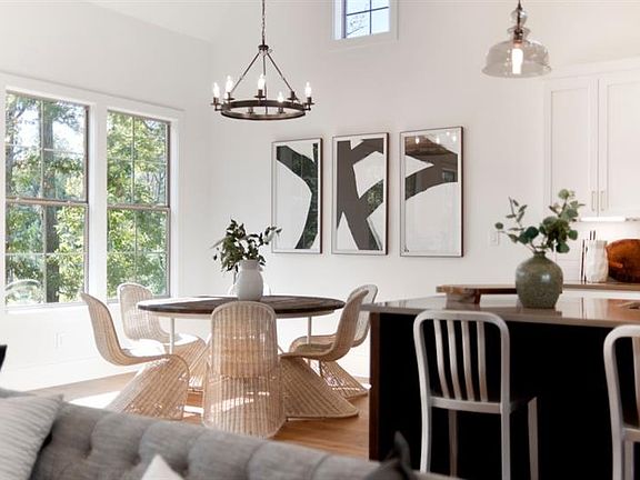 5th image of 305 Arbor Garden Cir